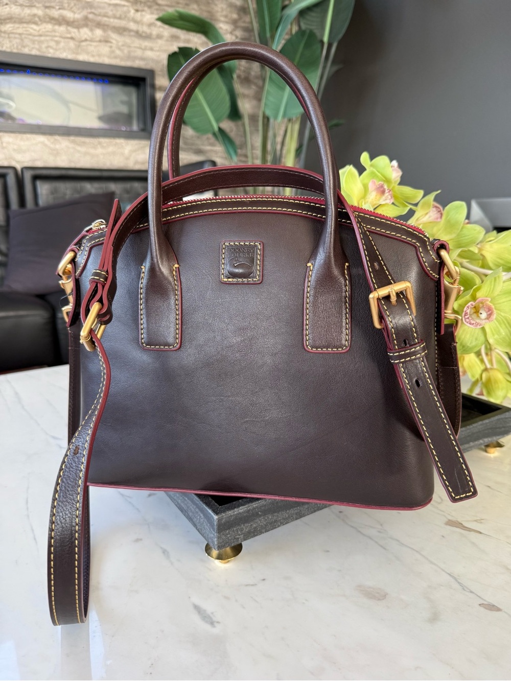 New Dooney & Bourke Florentine Domed Satchel Italian Vacchetta Leather - Picture 4 of 16